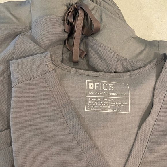 Figs Limited Edition Dark Space Gray set, size medium - Picture 1 of 7
